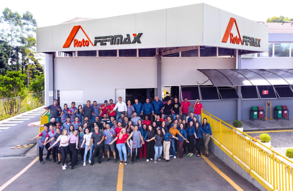 Os dez anos de aquisição da Fermax pela Roto, associada AHK Paraná, completados neste ano de 2023, trazem à tona uma história que proporciona grandes ganhos para o mercado brasileiro de soluções em ferragens para portas e janelas. 